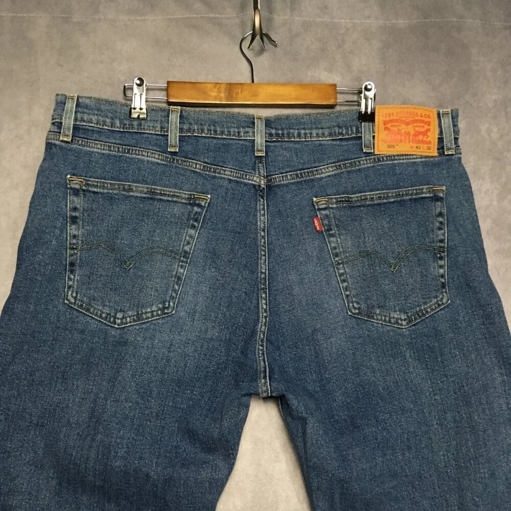 Levis Mens 505 Regular Fit Blue Jeans size 42x32 Stretch Denim Pants Cool Fading